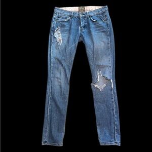 Rich & Skinny sz 28 distressed jeans